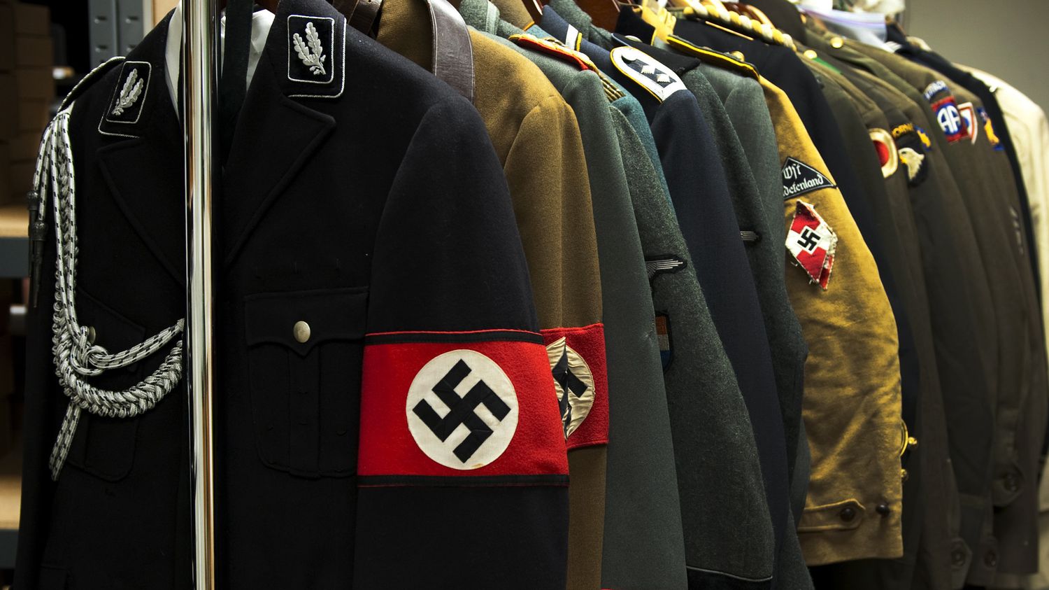 une vente aux enchères d'objets nazis annulée