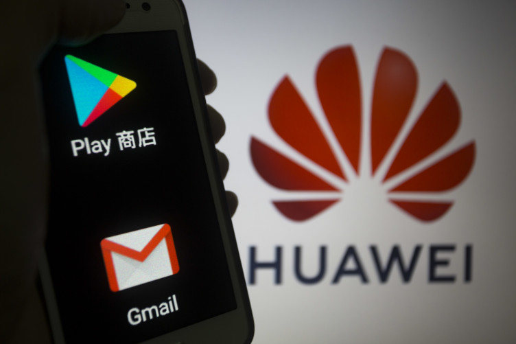 Google huawei licenza android sospesa aggiornamenti novità limitazioni cellulari web strategia