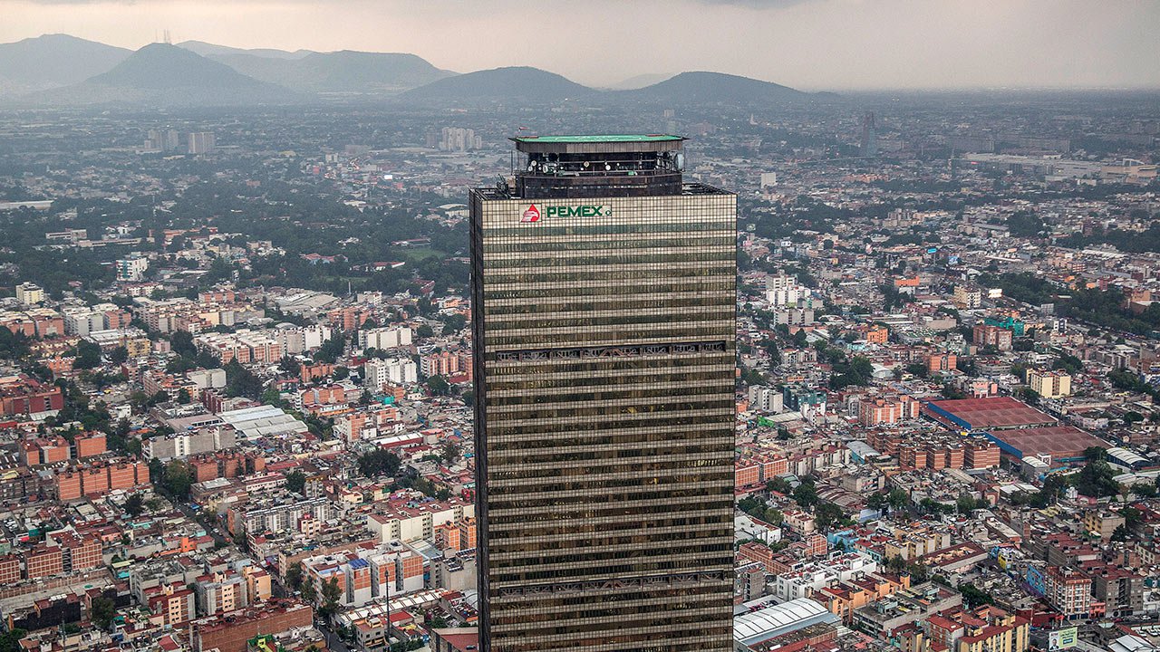 Insuficiente y decepcionante, opinan analistas sobre el plan de negocios de Pemex