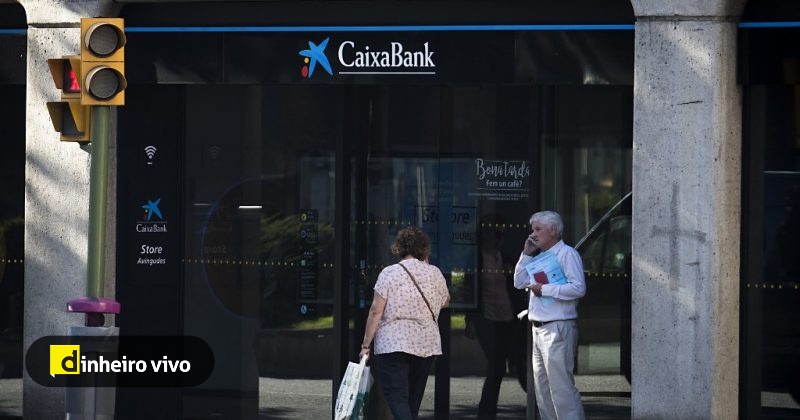 Aprovada fusão entre CaixaBank e Bankia que cria gigante financeiro em Espanha