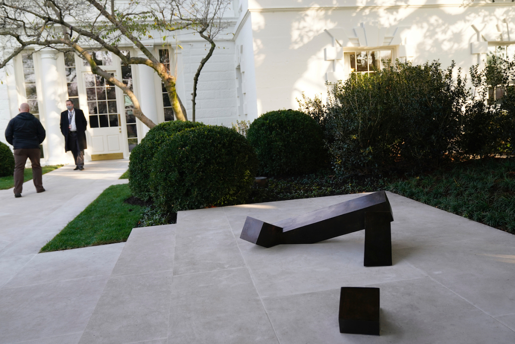 How an Isamu Noguchi Sculpture Came to the White House – ARTnews.com