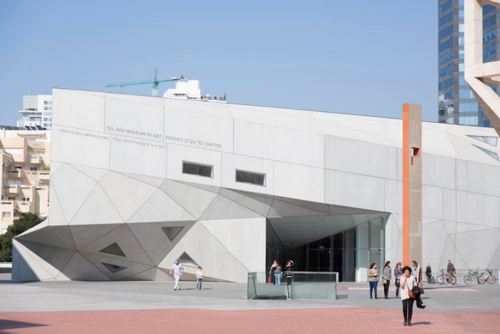 Tel Aviv Museum Chief Curator Resigns—and More Art News – ARTnews.com