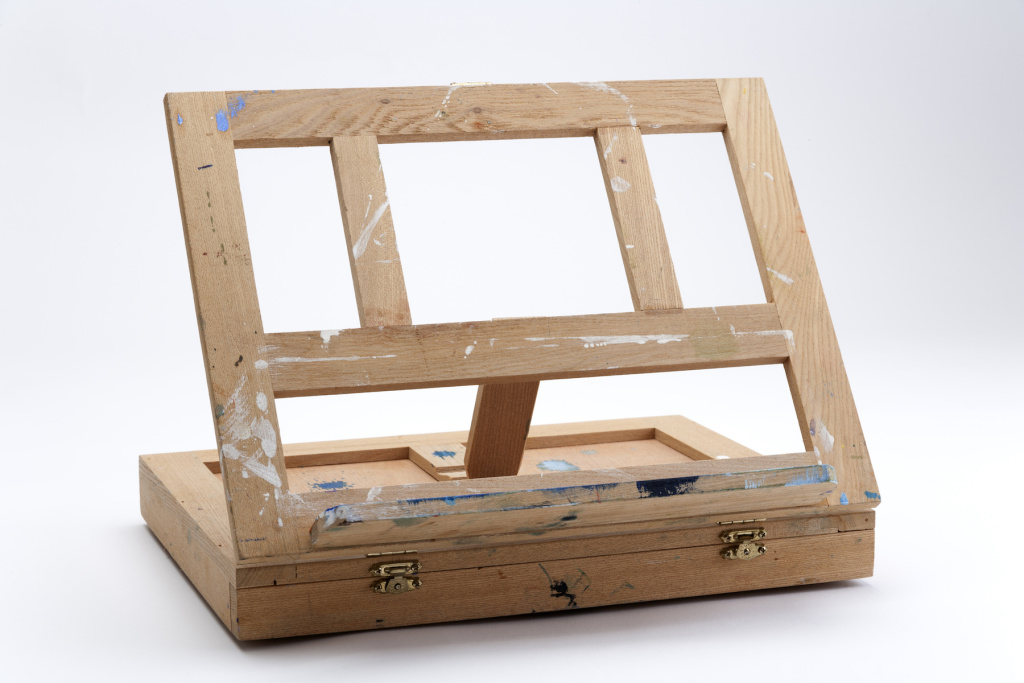 Best Wooden Travel Easels for Painters on the Go – ARTnews.com