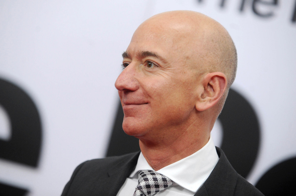 Jeff Bezos Gives $200 M. to Air and Space Museum—and More Art News – ARTnews.com