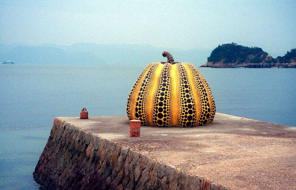 Yayoi Kusama Sculpture of Pumpkin Damaged in Typhoon – ARTnews.com